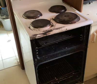 Unusable stove and no stove doors